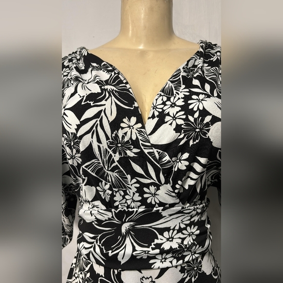 Roulette Black and White Floral Long Sleeve Dress - Picture 4 of 6